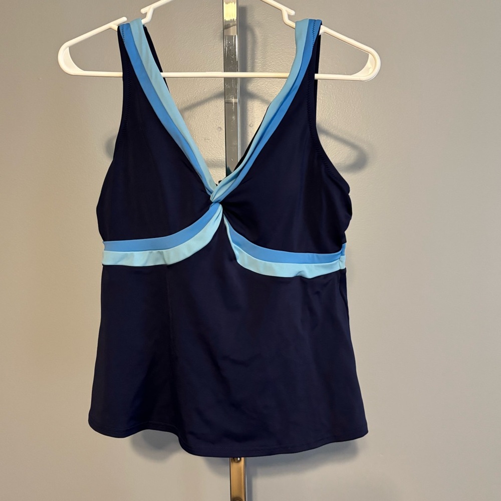 Lands End Women’s Tankini Swim Top Size 6 Navy And Light Blue